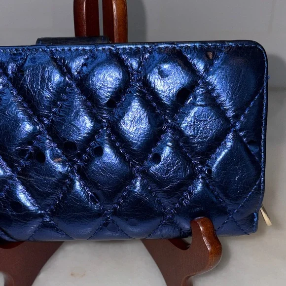 Borgasets Wallet Full Size Leather Bifold Iridescent Blue Quilted Genuine RFID - Picture 5 of 16